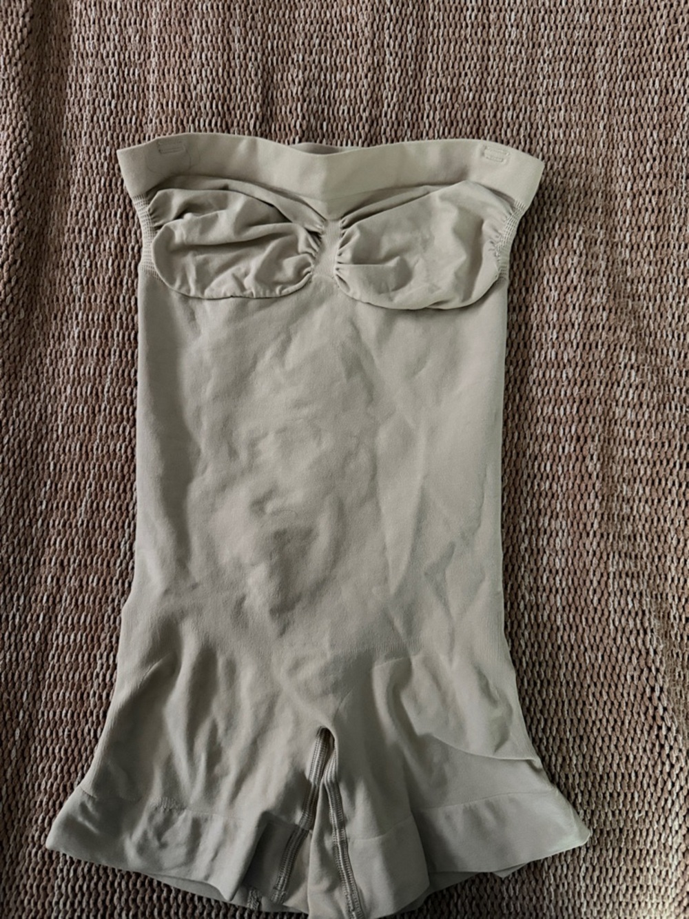 SKIMS Strapless Sculpting Bodysuit in Light Taupe